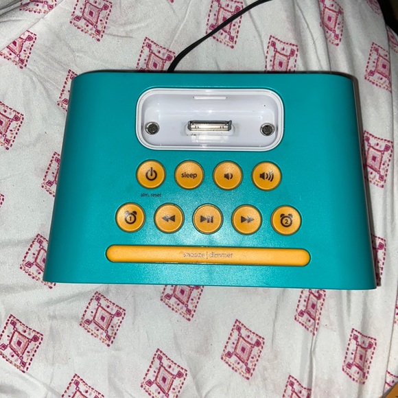 Phineas And Ferb Perry the Platypus Ihome clock - Picture 2 of 8